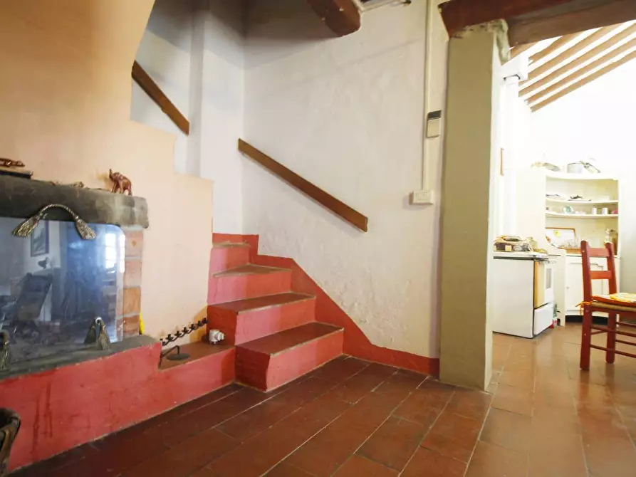 Immagine 13 di Casa colonica in vendita  a Vinci