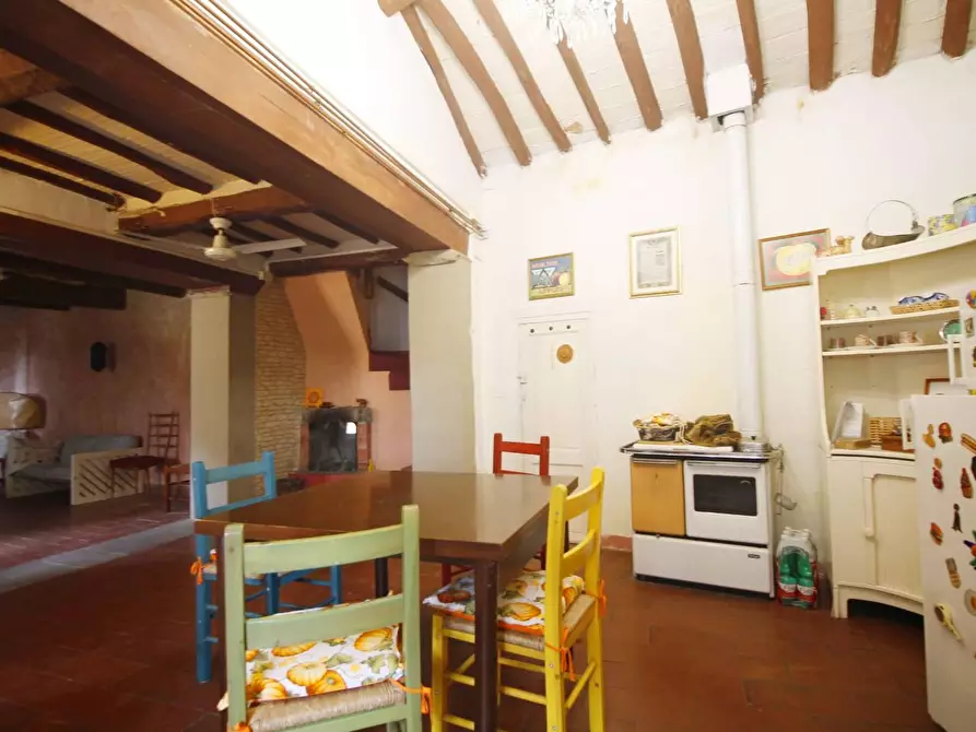 Immagine 9 di Casa colonica in vendita  a Vinci