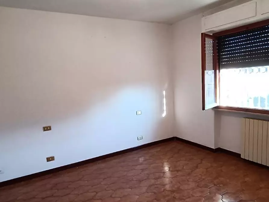 Immagine 13 di Villetta a schiera in vendita  a Vecchiano