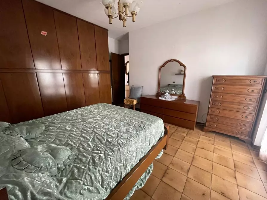 Immagine 11 di Appartamento in vendita  a Carrara