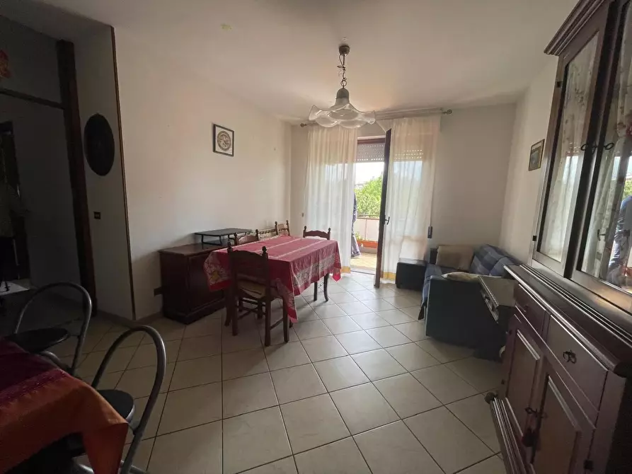 Immagine 2 di Appartamento in vendita  a Carrara