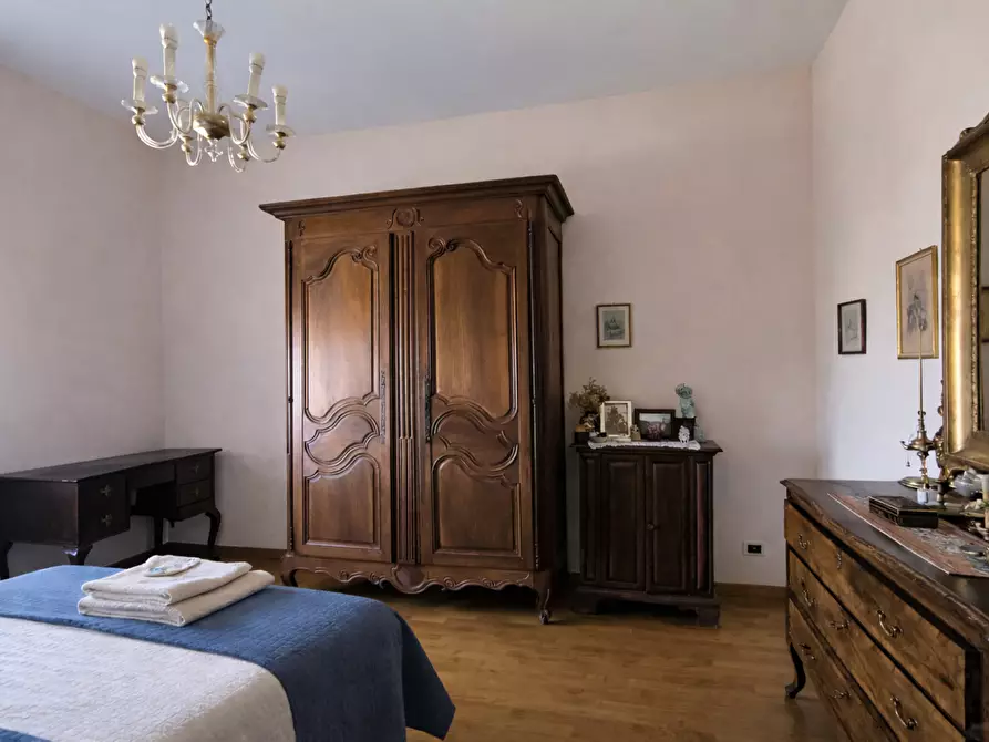 Immagine 6 di Appartamento in vendita  a Siena