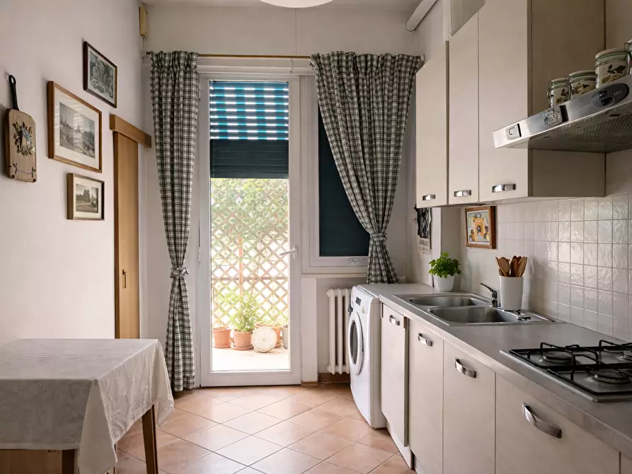 Immagine 3 di Appartamento in vendita  a Siena
