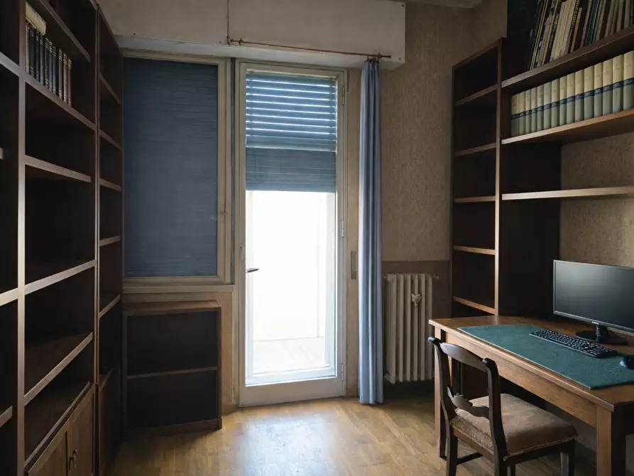 Immagine 9 di Appartamento in vendita  a Siena