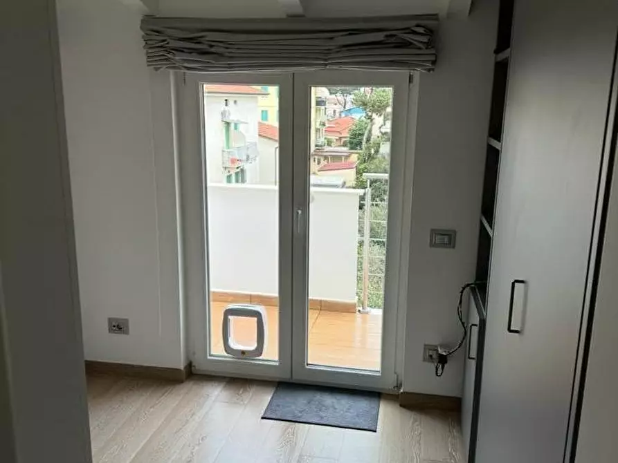 Immagine 8 di Mansarda in vendita  a Camaiore