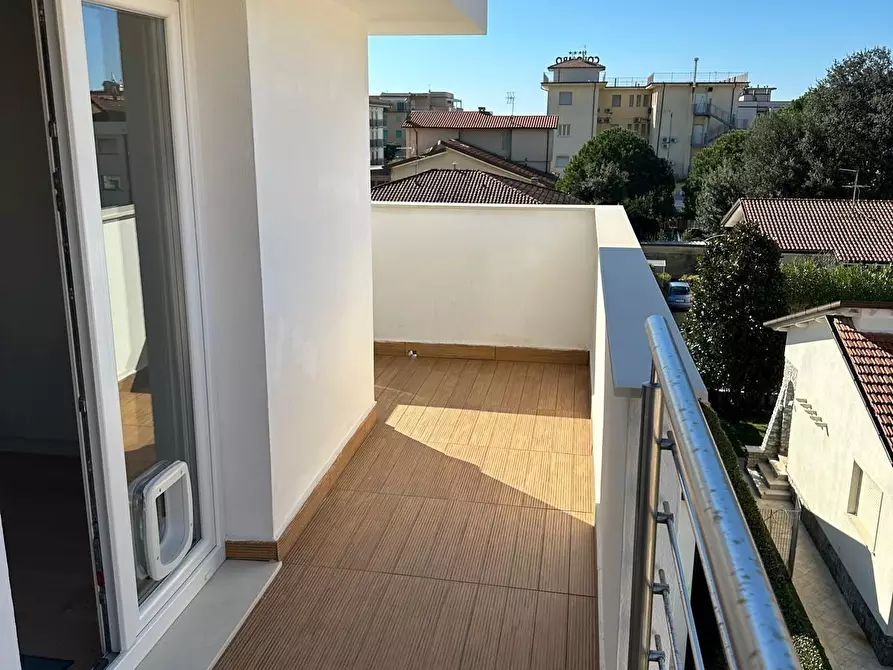 Immagine 14 di Mansarda in vendita  a Camaiore