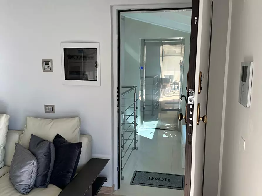 Immagine 1 di Mansarda in vendita  a Camaiore