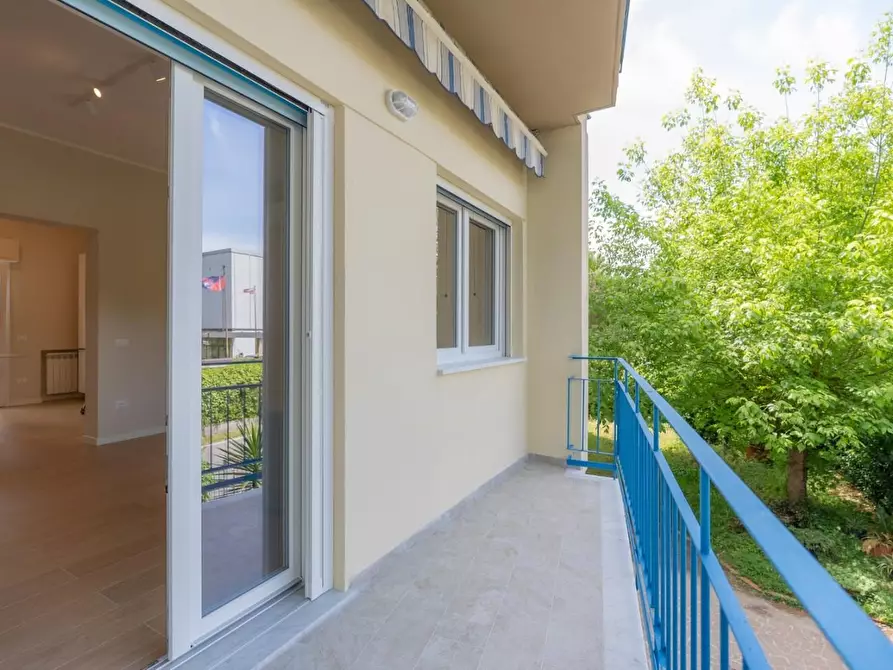 Immagine 13 di Appartamento in vendita  a Forte Dei Marmi