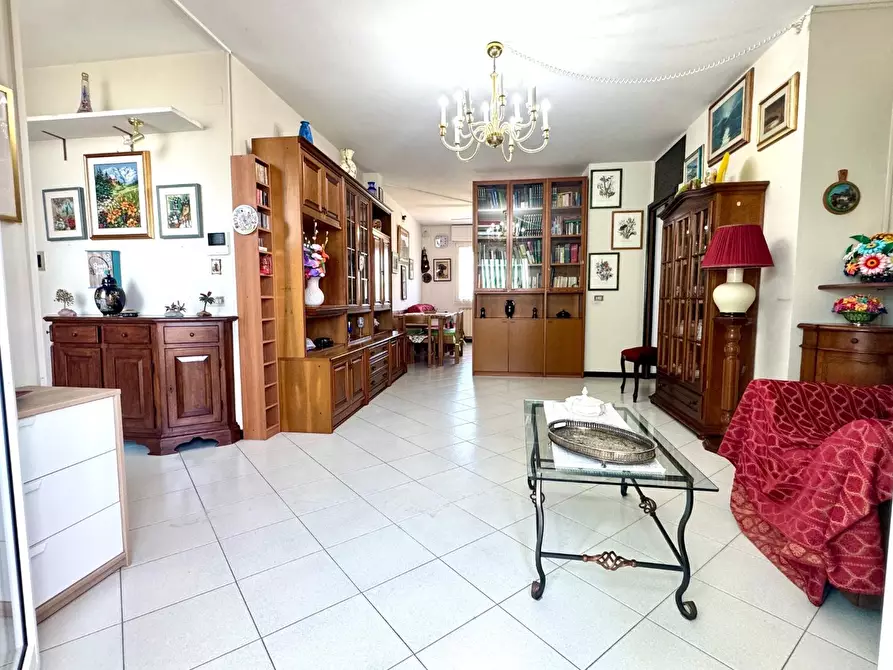 Immagine 18 di Appartamento in vendita  a Empoli