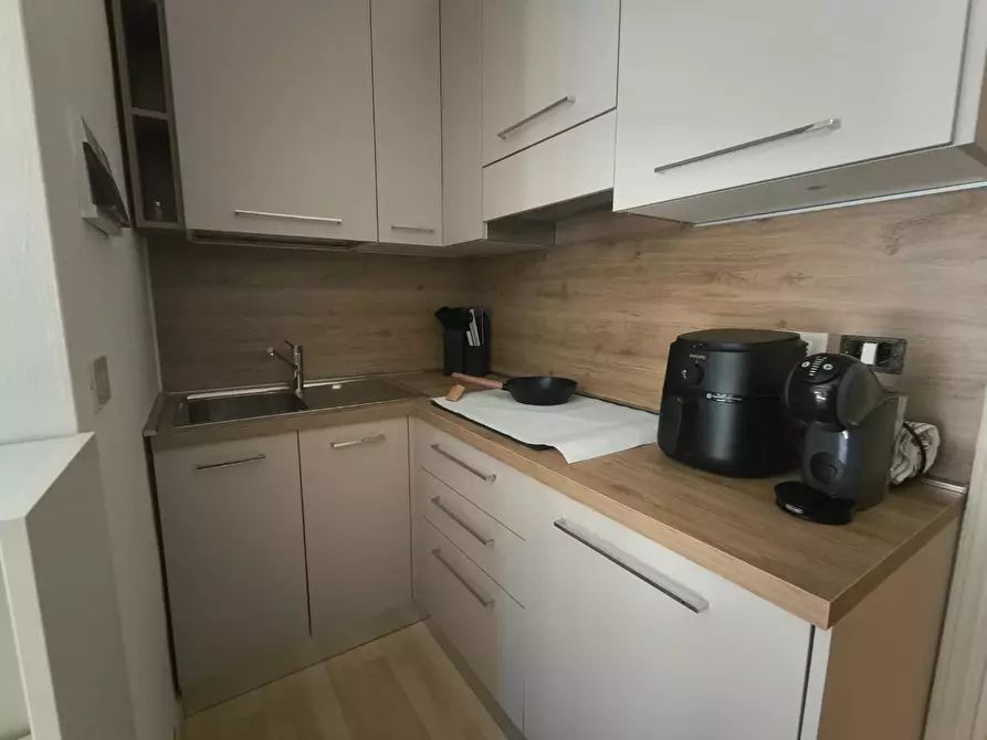 Immagine 3 di Appartamento in affitto  a Camaiore