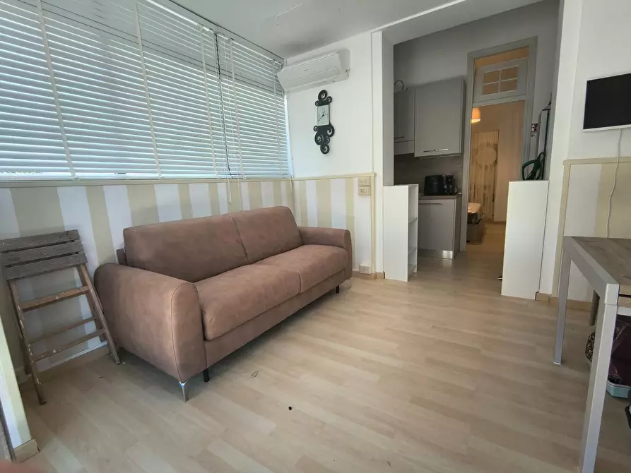 Immagine 8 di Appartamento in affitto  a Camaiore