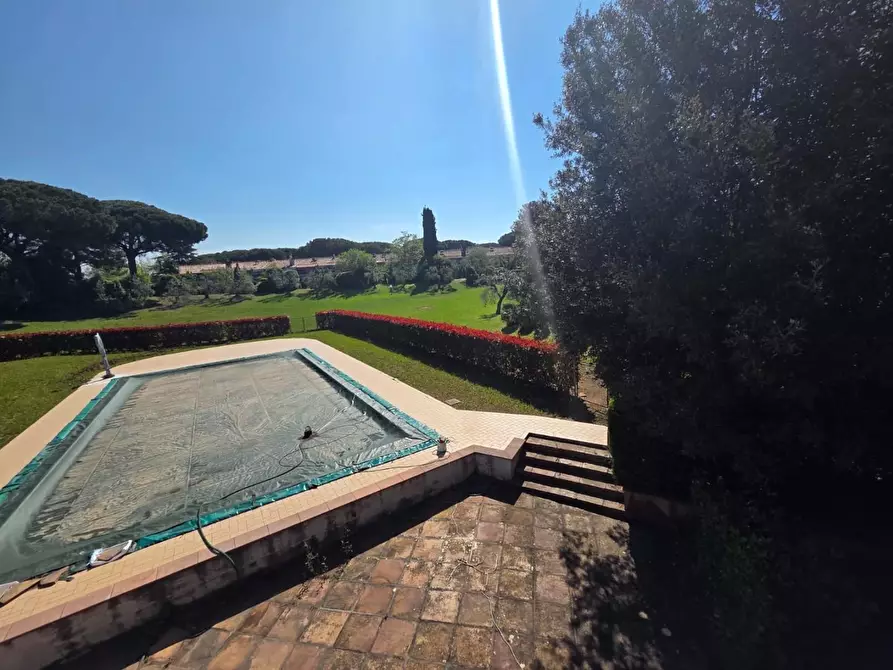 Immagine 16 di Villa in vendita  a Cecina