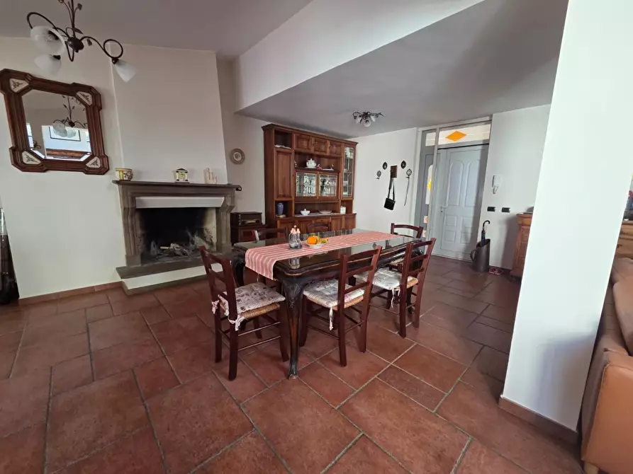 Immagine 3 di Villa in vendita  a Cecina