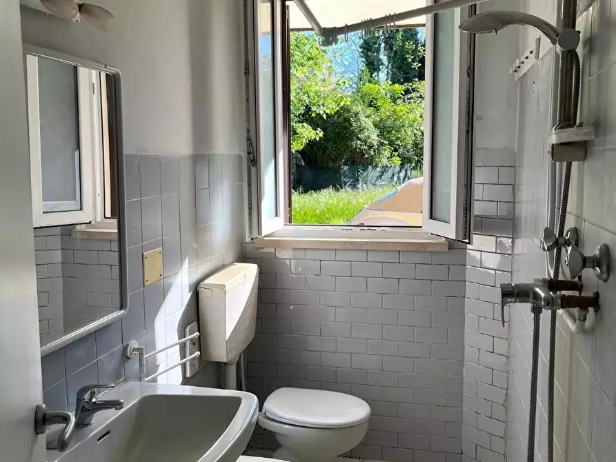 Immagine 14 di Casa semindipendente in vendita  a Massa