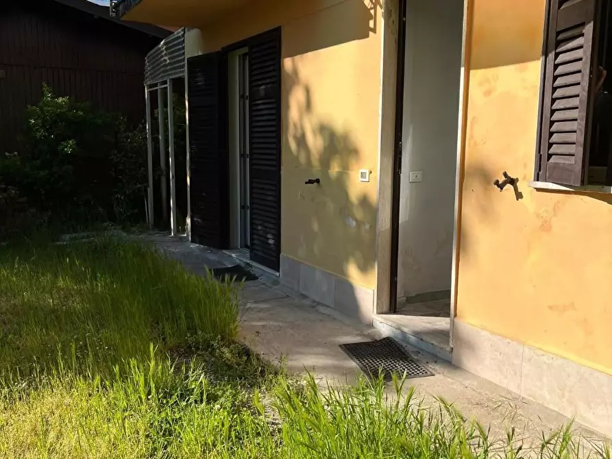 Immagine 4 di Casa semindipendente in vendita  a Massa