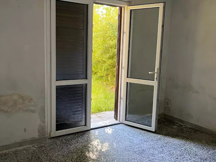 Immagine 11 di Casa semindipendente in vendita  a Massa