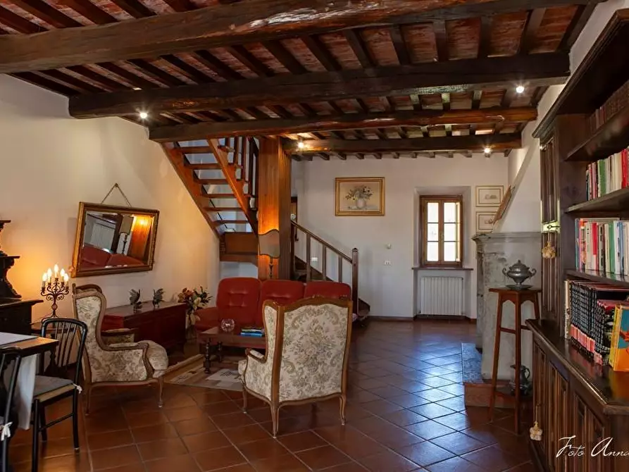 Immagine 43 di Casa colonica in vendita  a Lucca