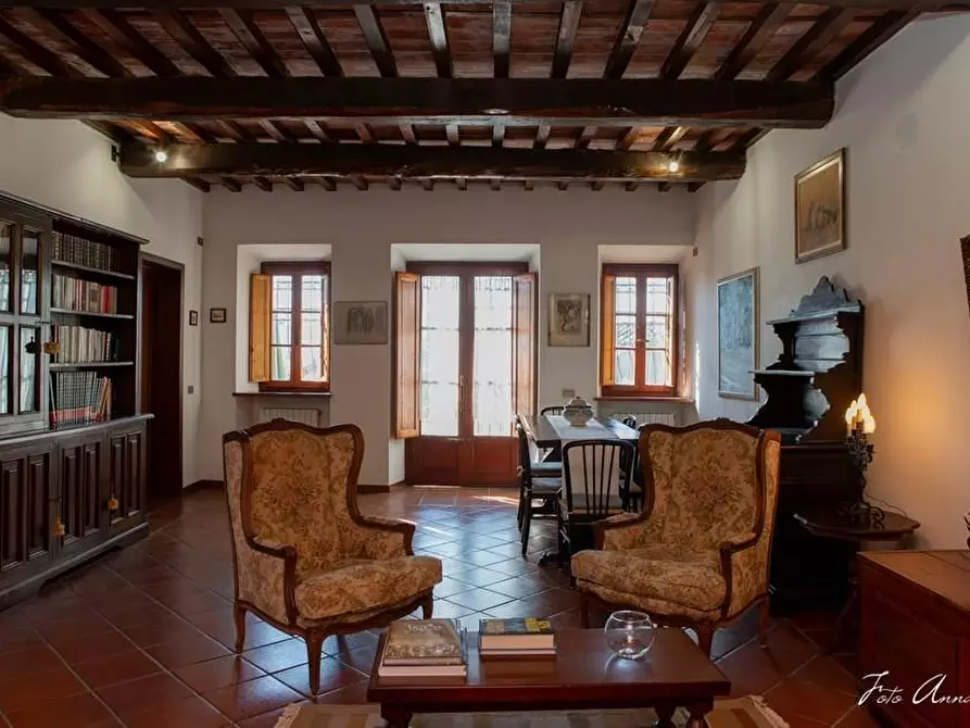 Immagine 39 di Casa colonica in vendita  a Lucca