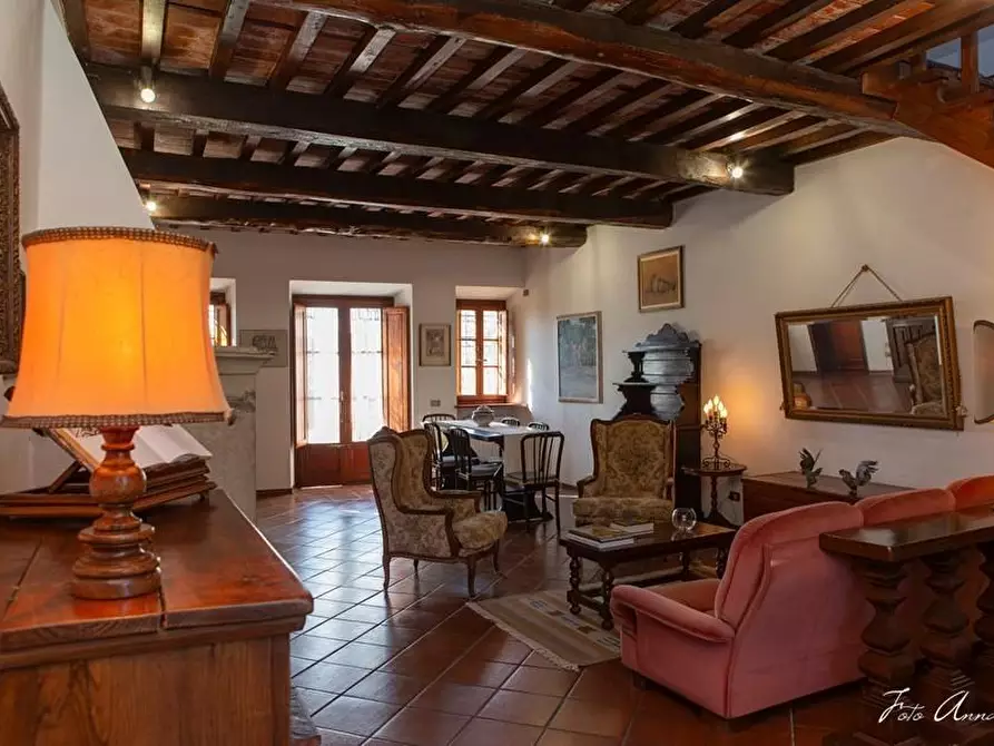 Immagine 38 di Casa colonica in vendita  a Lucca