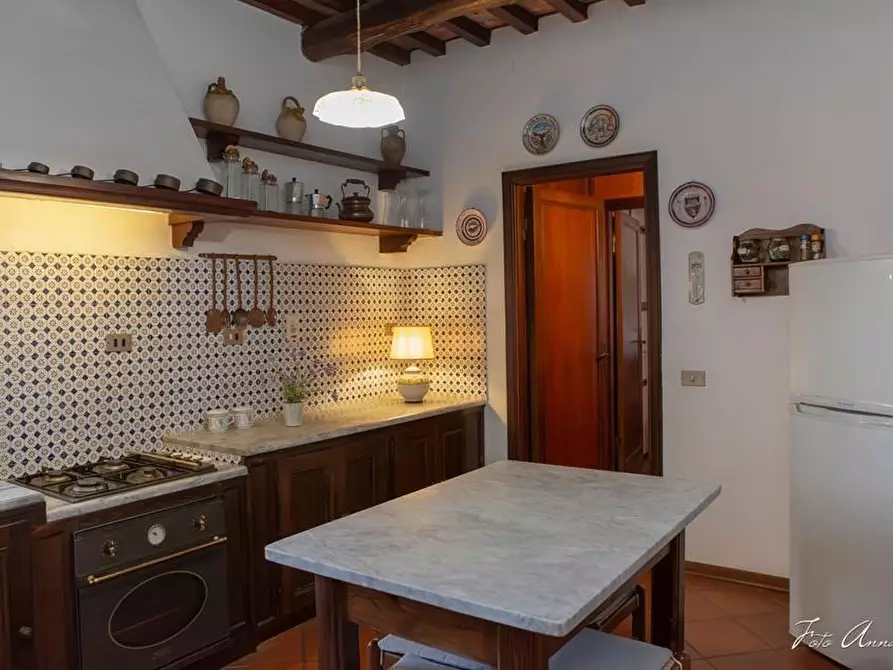 Immagine 49 di Casa colonica in vendita  a Lucca