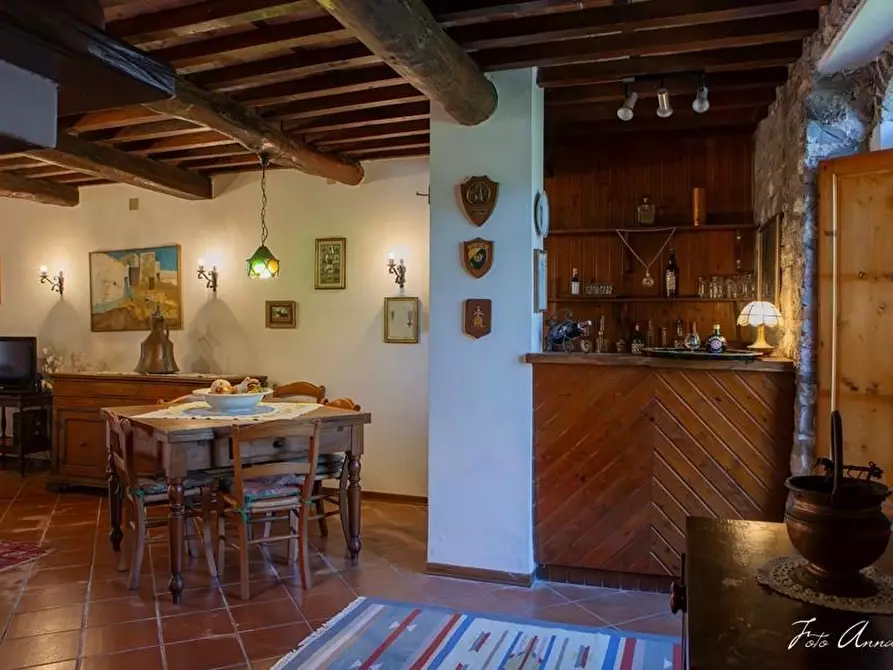 Immagine 24 di Casa colonica in vendita  a Lucca