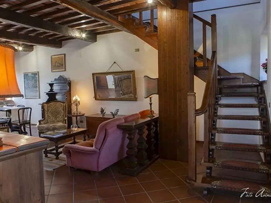 Immagine 53 di Casa colonica in vendita  a Lucca