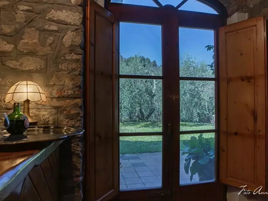 Immagine 22 di Casa colonica in vendita  a Lucca