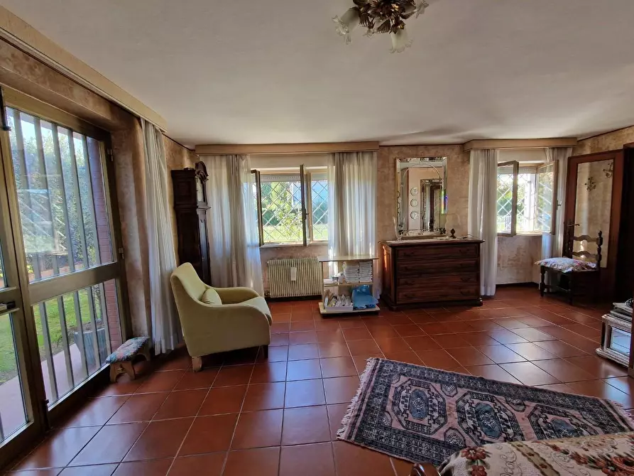 Immagine 26 di Villa in vendita  a Lucca