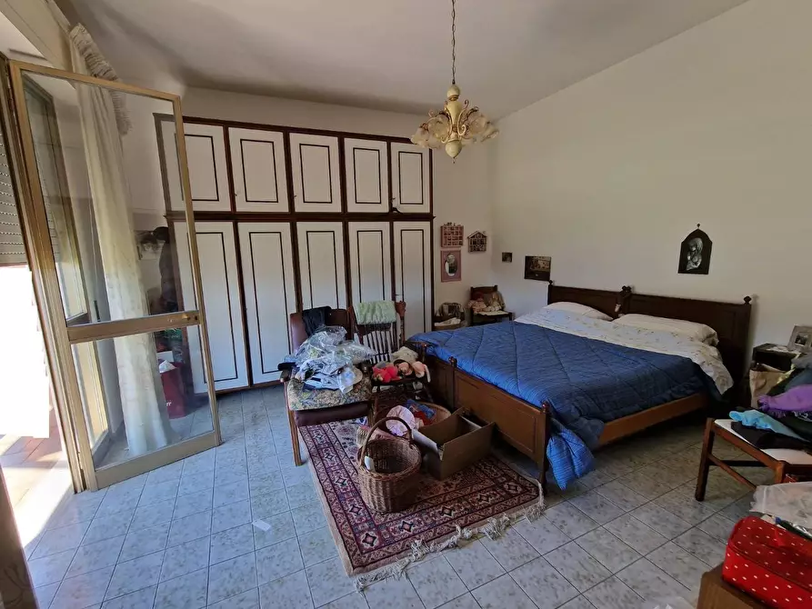 Immagine 20 di Villa in vendita  a Lucca