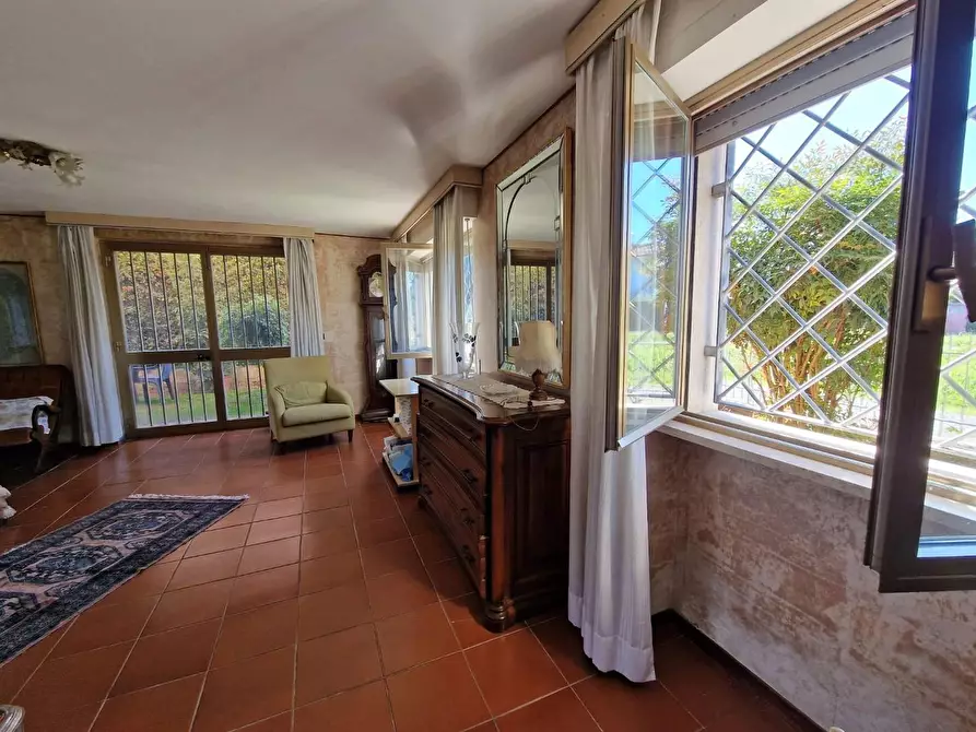 Immagine 22 di Villa in vendita  a Lucca