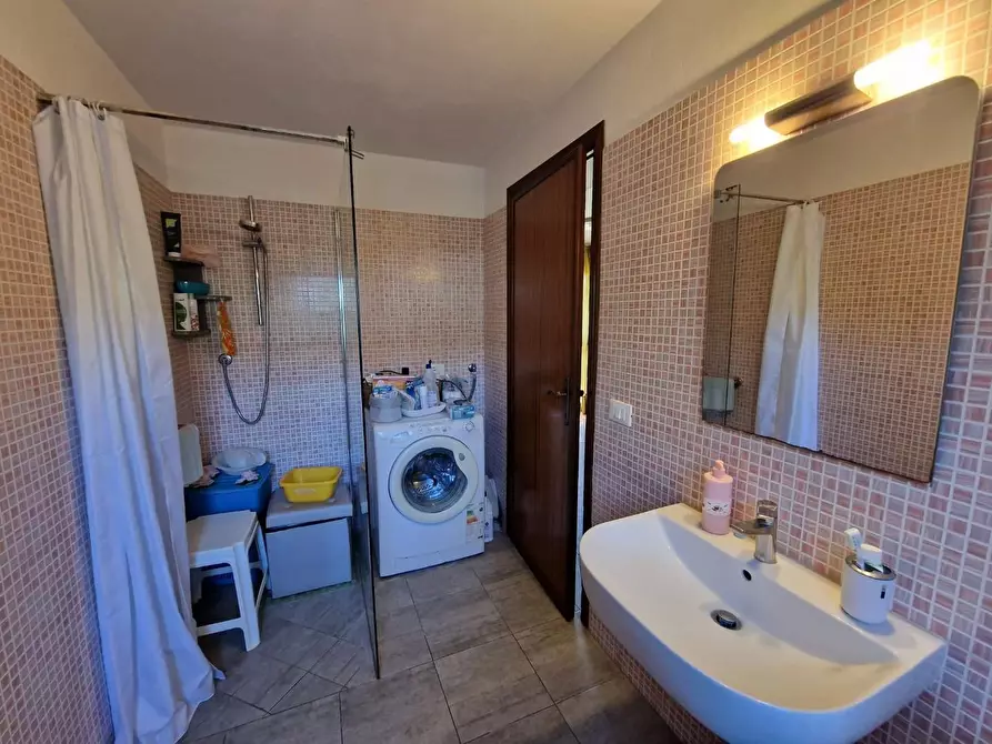 Immagine 15 di Villa in vendita  a Lucca