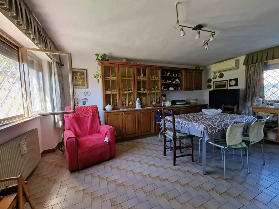 Immagine 13 di Villa in vendita  a Lucca