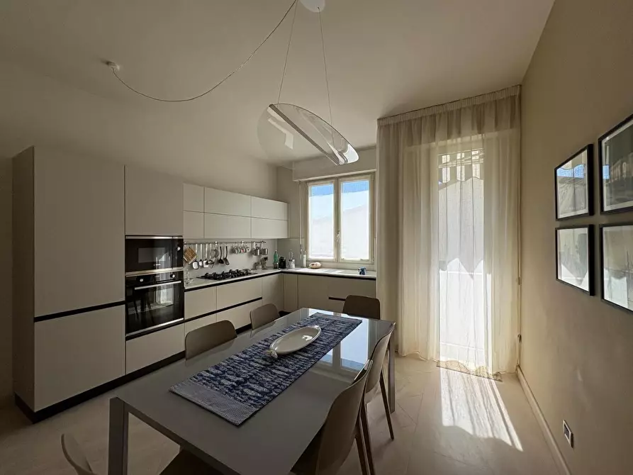 Immagine 12 di Appartamento in vendita  a Viareggio