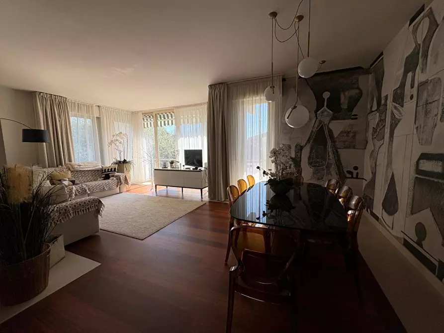 Immagine 3 di Appartamento in vendita  a Viareggio