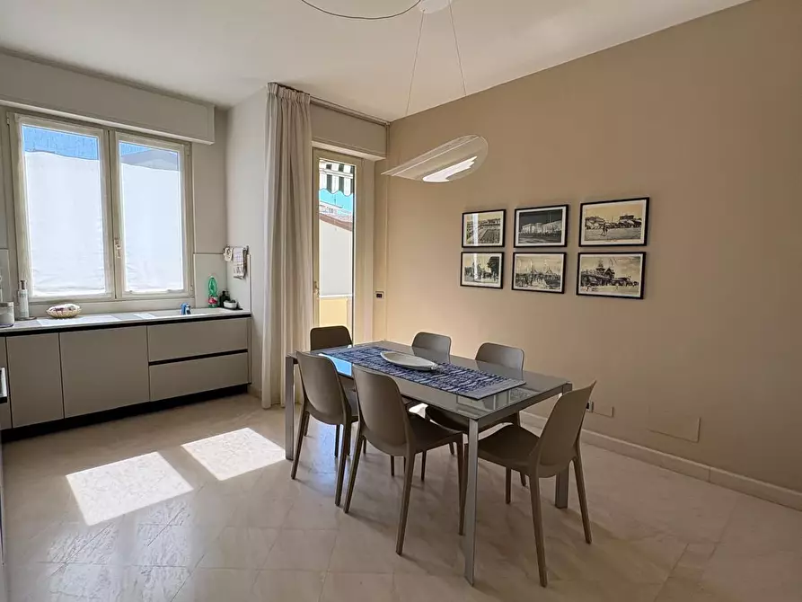 Immagine 15 di Appartamento in vendita  a Viareggio