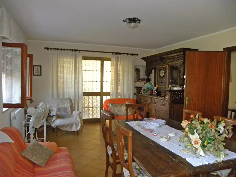 Immagine 47 di Villa in vendita  a Capannori