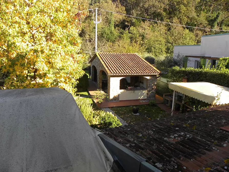 Immagine 43 di Villa in vendita  a Capannori