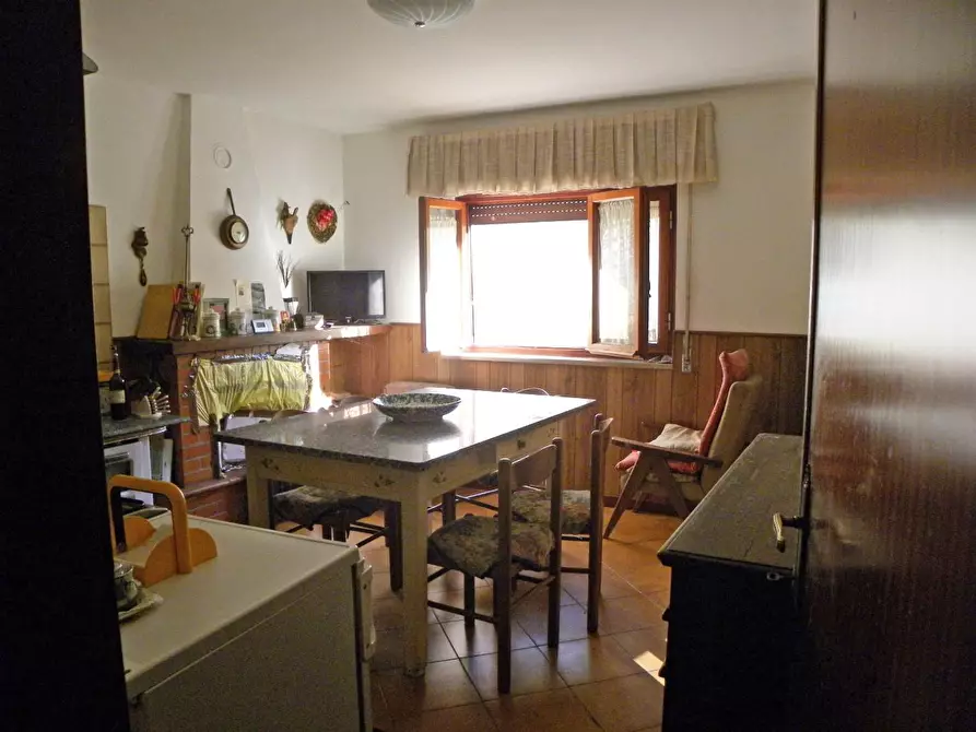 Immagine 48 di Villa in vendita  a Capannori