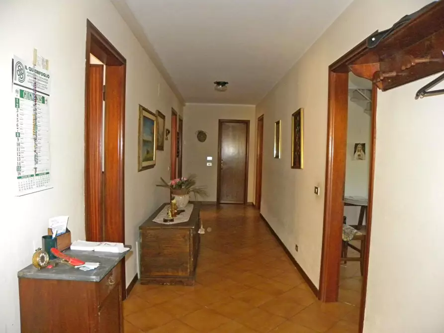 Immagine 45 di Villa in vendita  a Capannori