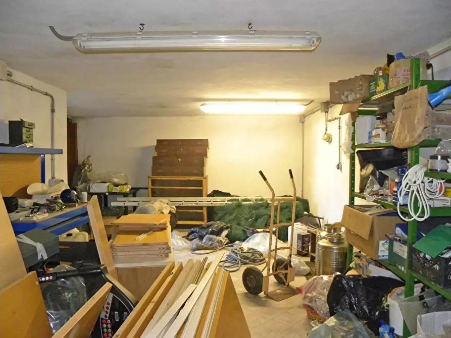 Immagine 19 di Villa in vendita  a Capannori