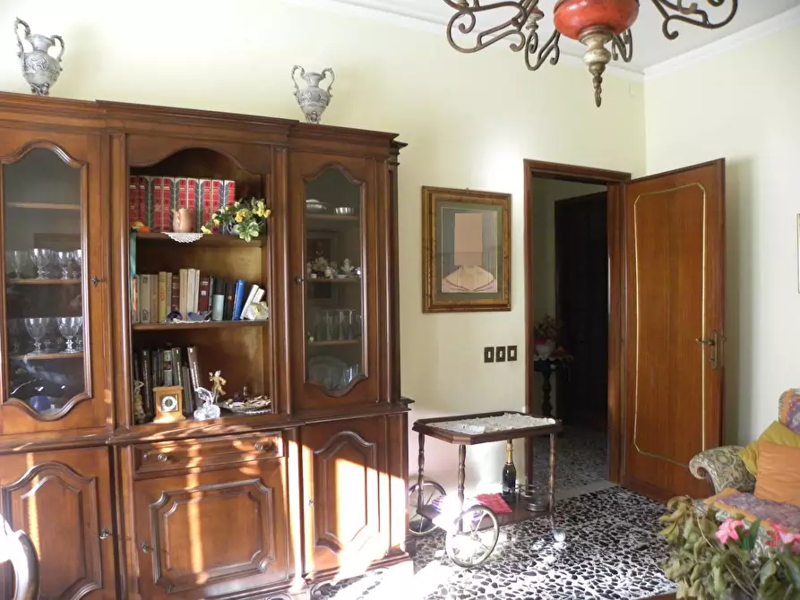 Immagine 35 di Villa in vendita  a Capannori