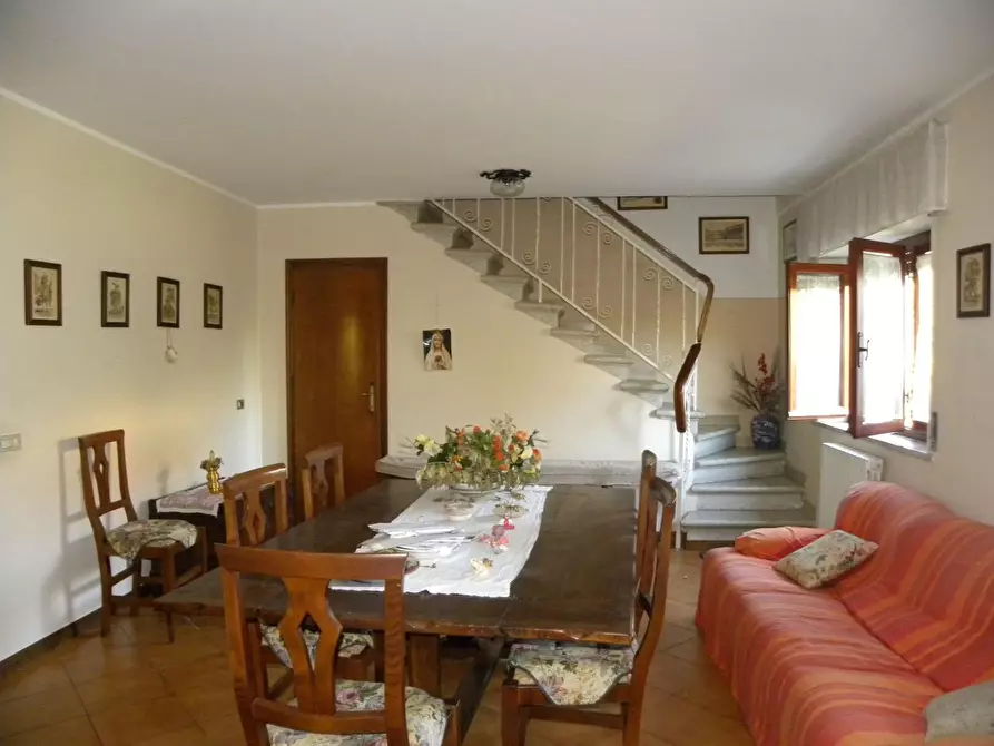 Immagine 46 di Villa in vendita  a Capannori