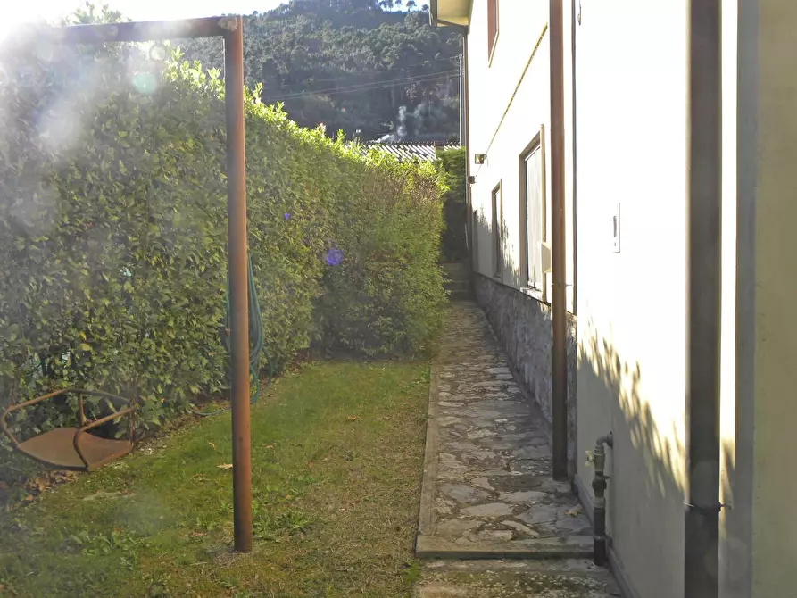 Immagine 20 di Villa in vendita  a Capannori