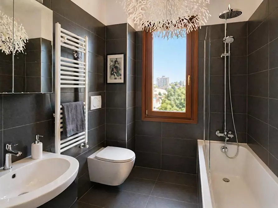 Immagine 10 di Appartamento in vendita  a Pisa