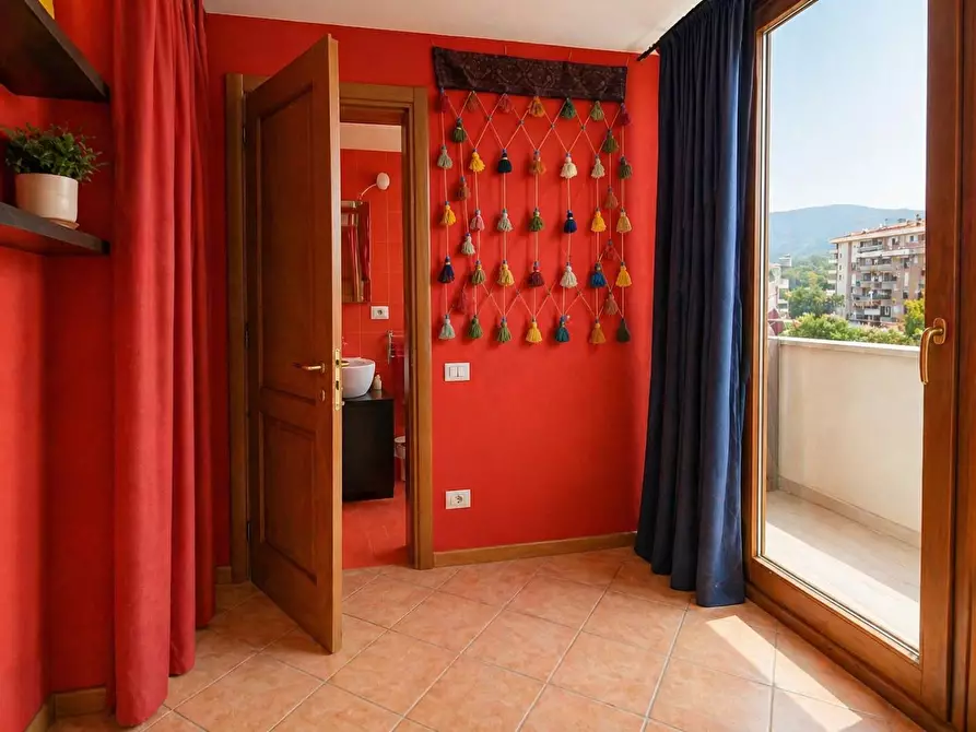 Immagine 11 di Appartamento in vendita  a Pisa