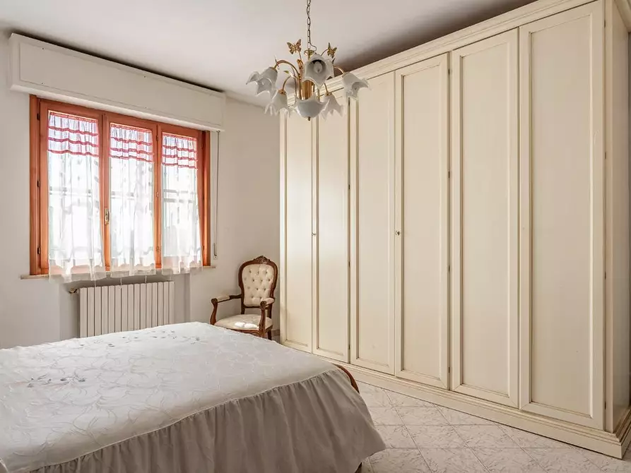 Immagine 11 di Casa indipendente in vendita  a Santa Maria A Monte