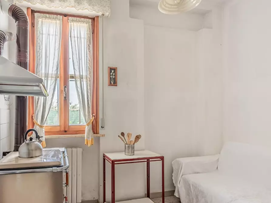 Immagine 9 di Casa indipendente in vendita  a Santa Maria A Monte