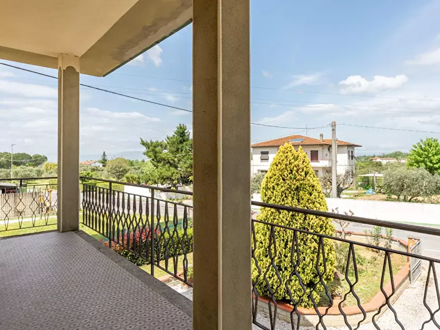 Immagine 13 di Casa indipendente in vendita  a Santa Maria A Monte