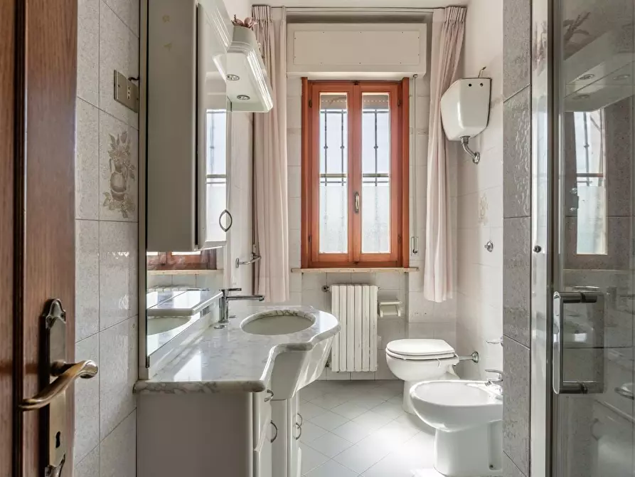 Immagine 10 di Casa indipendente in vendita  a Santa Maria A Monte