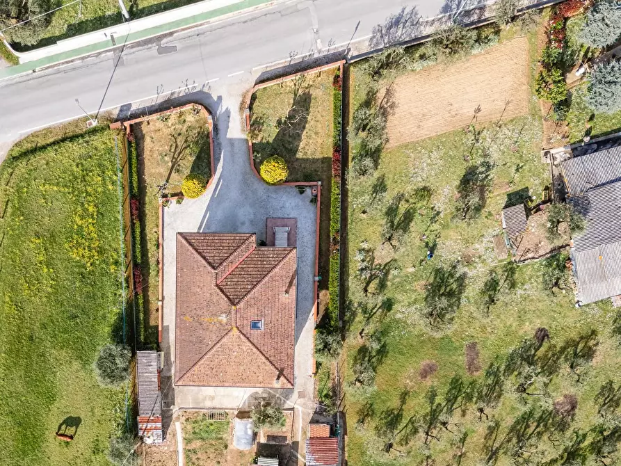 Immagine 3 di Casa indipendente in vendita  a Santa Maria A Monte